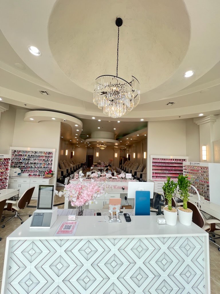 Glow Nail And Head Spa logo
